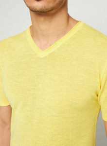 T-Shirt aus Slub-Leinen mit V-Ausschnitt - Reuben