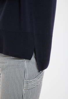 Geschlitzter Rollkragenpullover aus Merinowolle - Amy