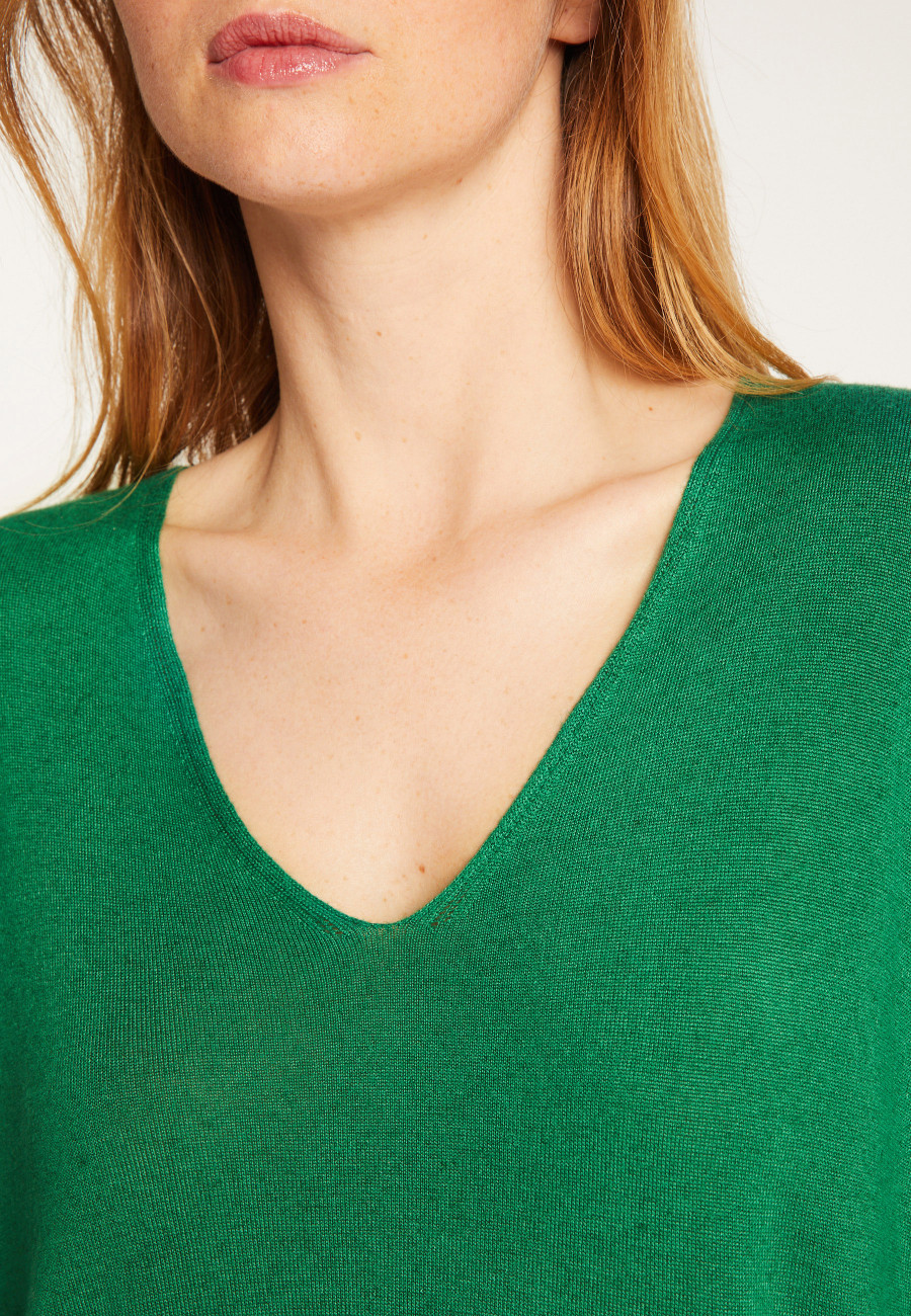 Übergroßes T-Shirt mit V-Ausschnitt aus Kaschmir-Bambusfaser – Rica